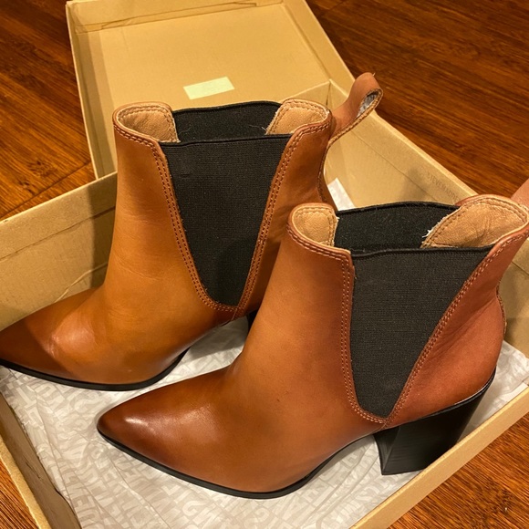 ⚡️NWT Steve Madden Booties⚡️ - Picture 3 of 9